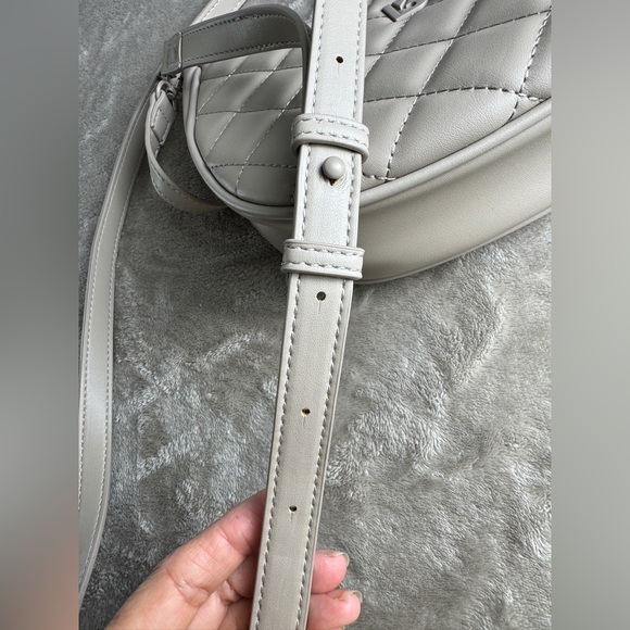 Buffbunny Quilted Crossbody Purse Tan Taupe Neutral Chamomile Wallet Convertible - Picture 9 of 15